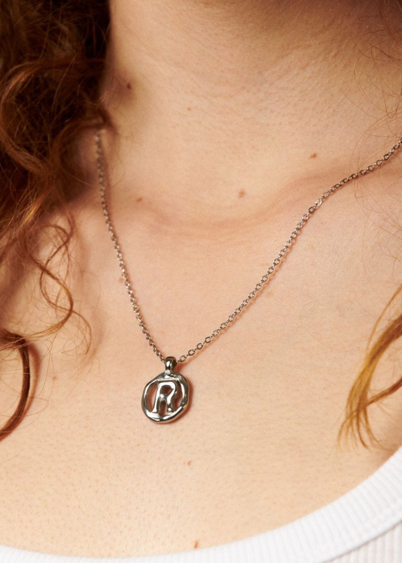 R / PLATA - THE IDENTITY