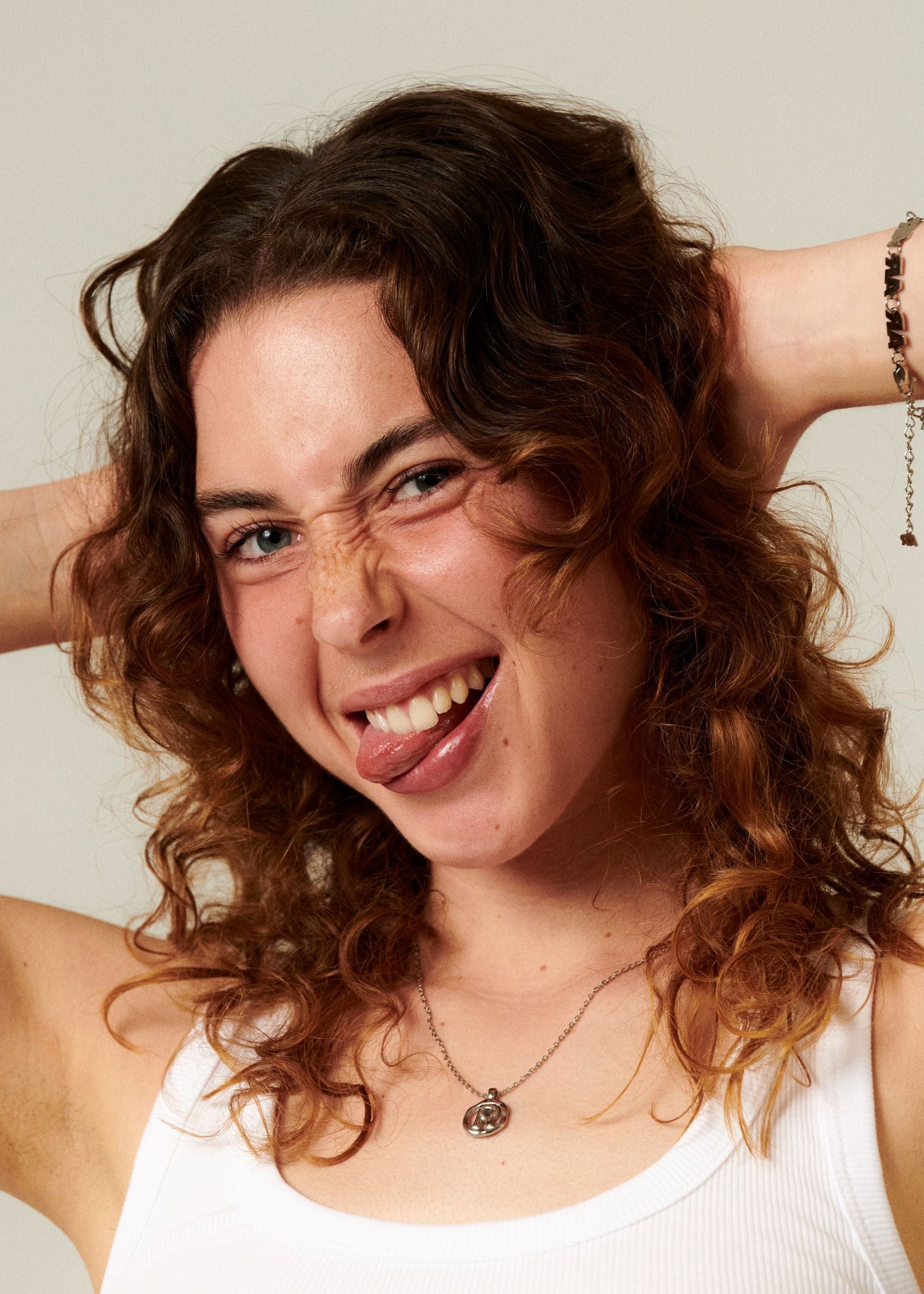 R / PLATA - THE IDENTITY