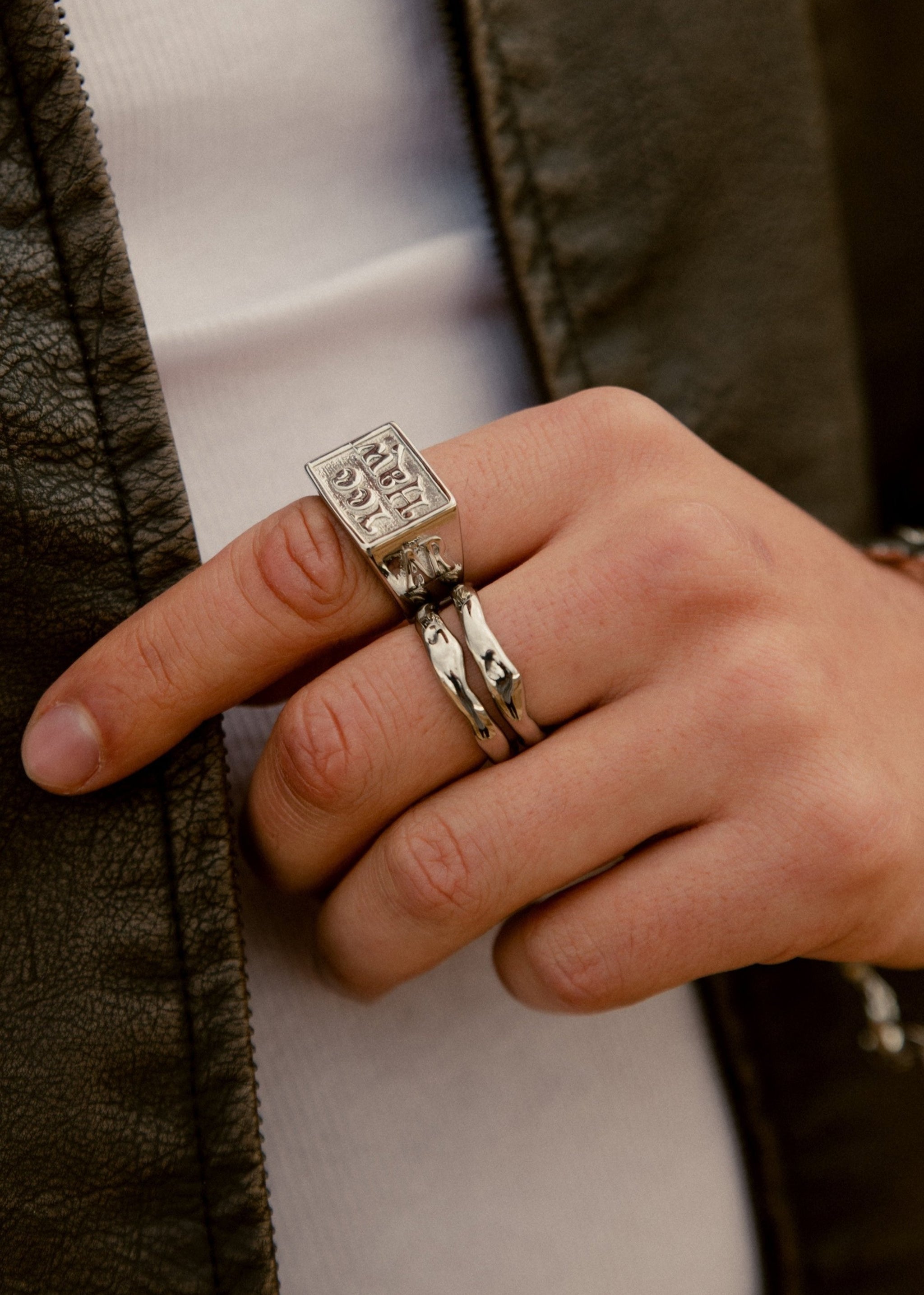 THE FRONTIER RING SILVER