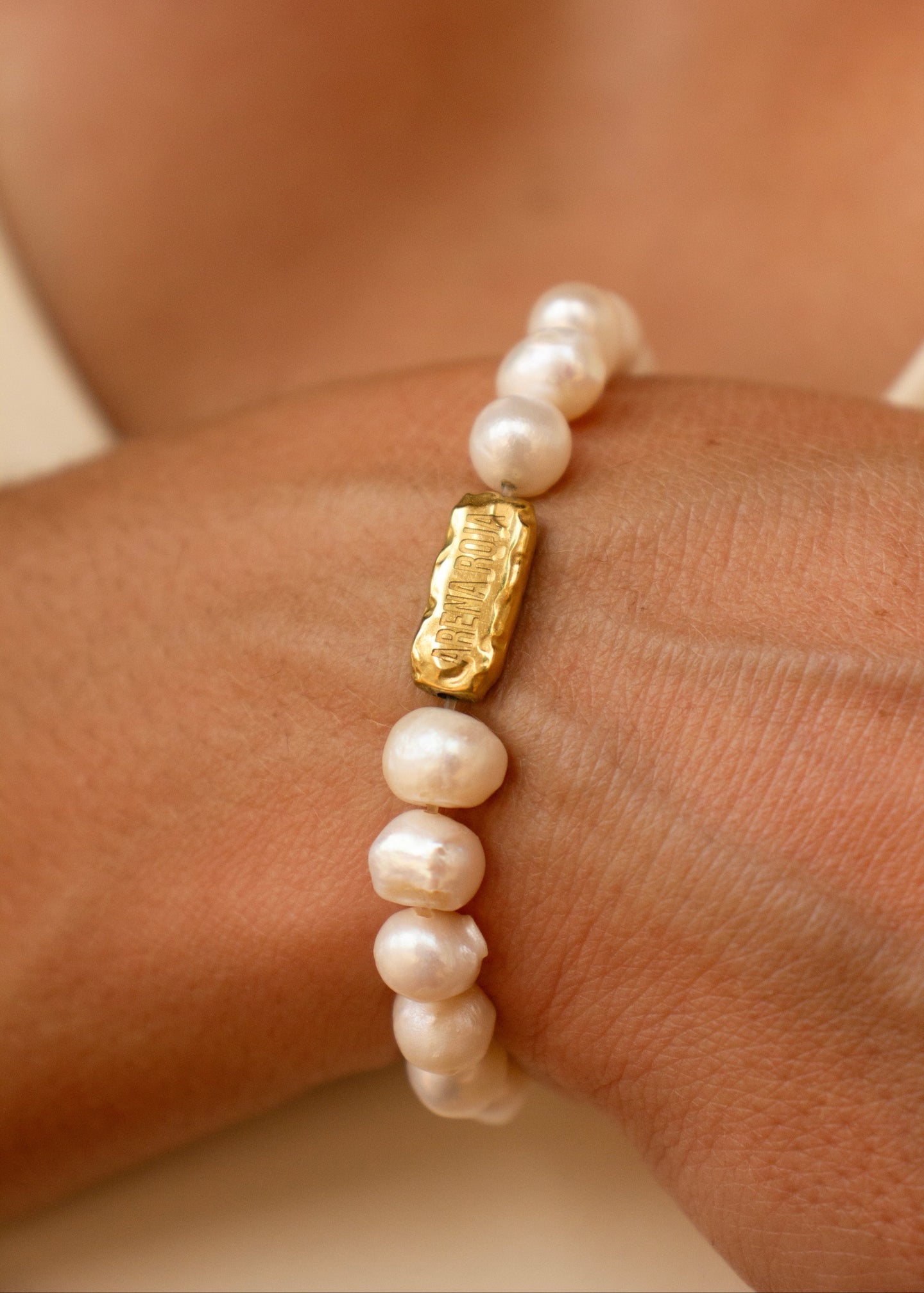 THE CLASSIC PEARL BRACELET
